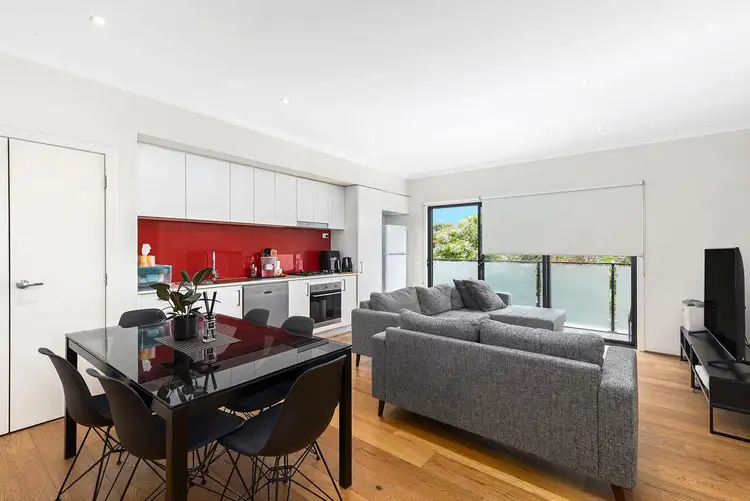 Second view of Homely townhouse listing, 2/22 South Avenue, Bentleigh VIC 3204