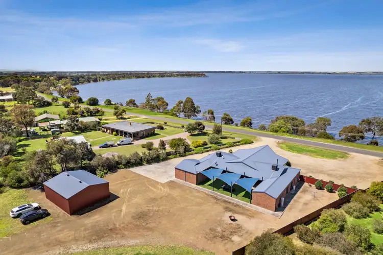 49 Frontage Road, Lake Bolac VIC 3351