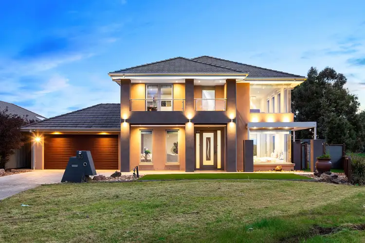 30 Otago Loop, Caroline Springs VIC 3023