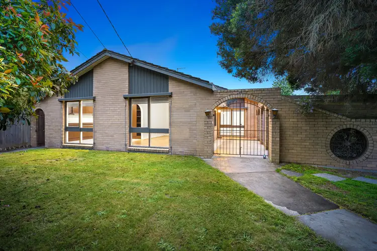 17 Windsor Crescent, Bundoora VIC 3083