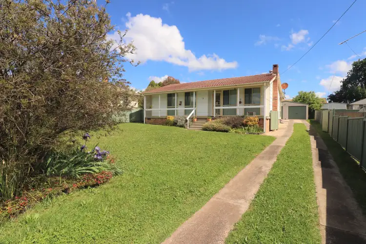15 Robinson Avenue, Glen Innes NSW 2370