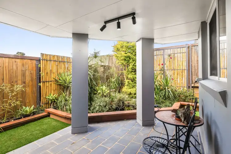 2/462 Mackenzie Street, Middle Ridge QLD 4350
