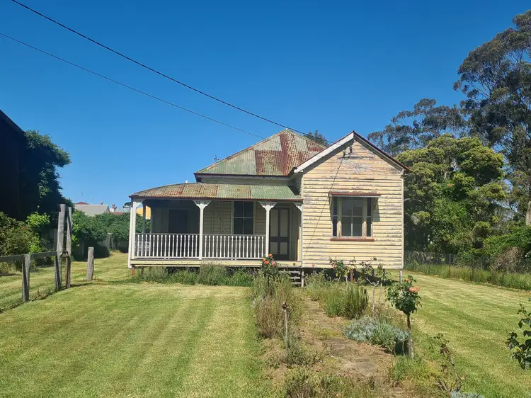 19 Esk Street, Crows Nest QLD 4355
