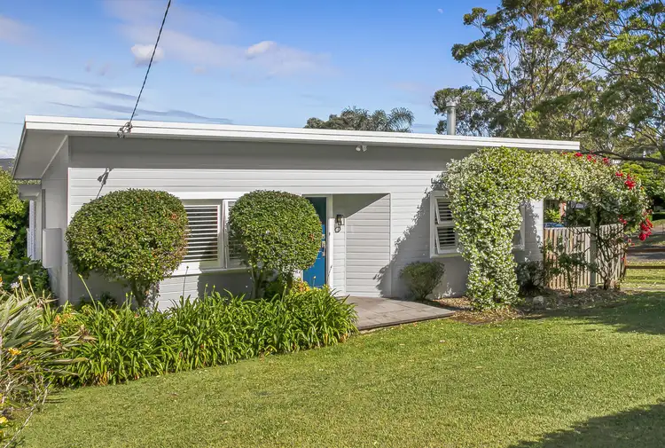 4 Broadwater Drive, Saratoga NSW 2251