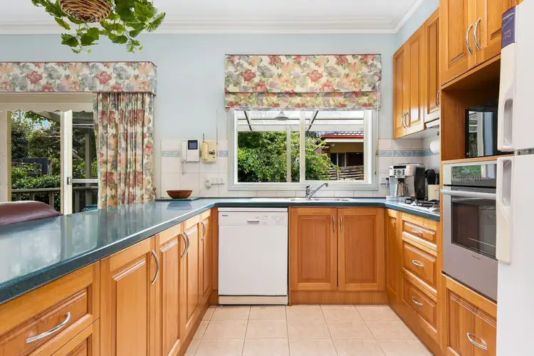 Sixth view of Homely unit listing, 1/1 Leila Street, Mount Waverley VIC 3149