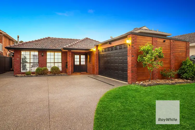 18 Akma Court, Taylors Lakes VIC 3038