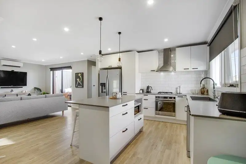 Main view of Homely unit listing, 1/406 Station Street, Bonbeach VIC 3196