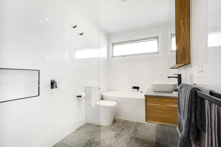 Sixth view of Homely unit listing, 1/406 Station Street, Bonbeach VIC 3196
