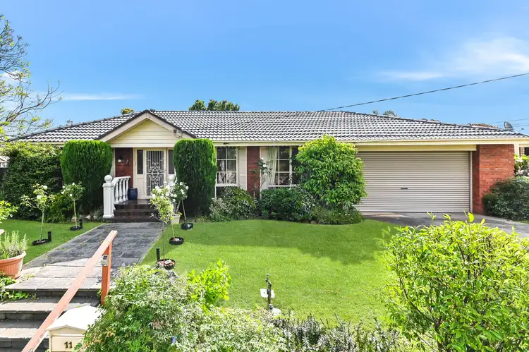 11 Honeysuckle Avenue, Wheelers Hill VIC 3150