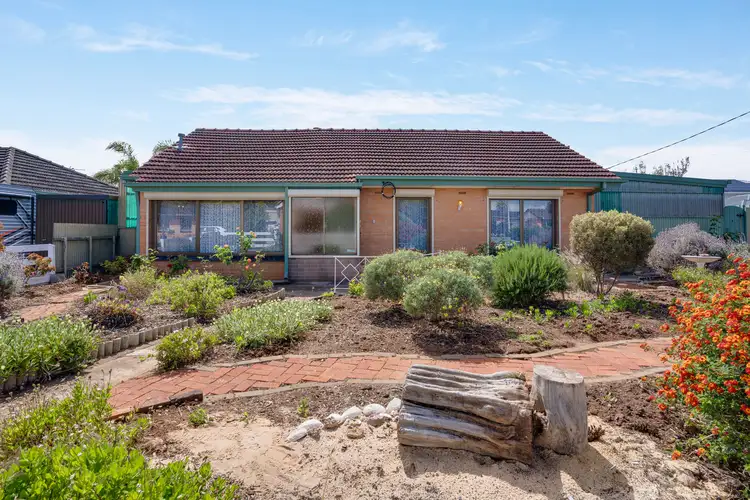 2 Goldingham Street, Taperoo SA 5017