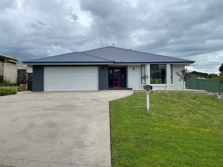 10 Piggott Place, Blayney NSW 2799