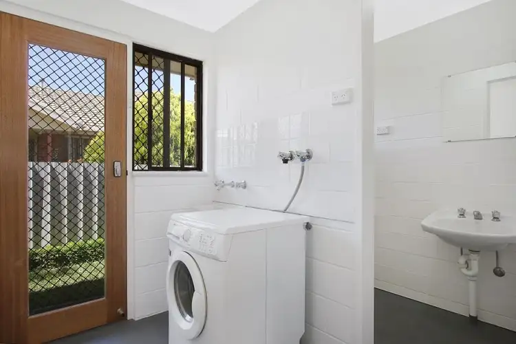 Fifth view of Homely unit listing, 4/401 Griffith Road, Lavington NSW 2641