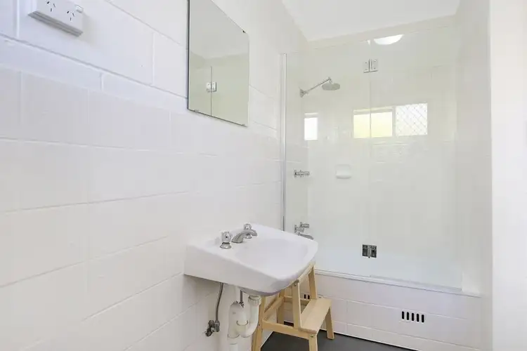 Sixth view of Homely unit listing, 4/401 Griffith Road, Lavington NSW 2641