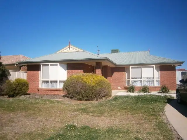 5 Quinn Court
