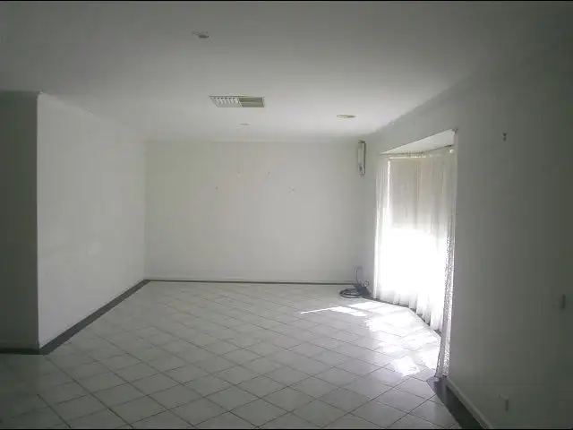 Second view of Homely house listing, 5 Quinn Court, Echuca VIC 3564