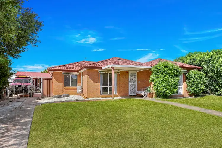 17 Hamlet Crescent, Rosemeadow NSW 2560