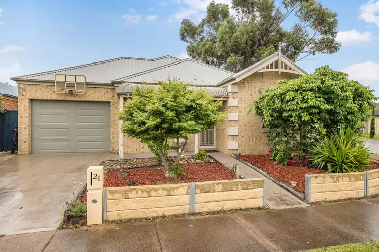 Main view of Homely house listing, 21 Kingsdale Crescent, Pakenham VIC 3810