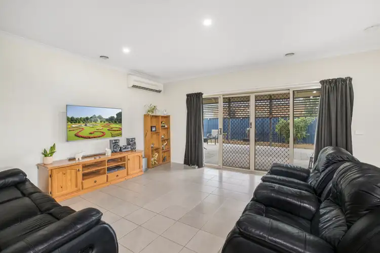 Fourth view of Homely house listing, 21 Kingsdale Crescent, Pakenham VIC 3810