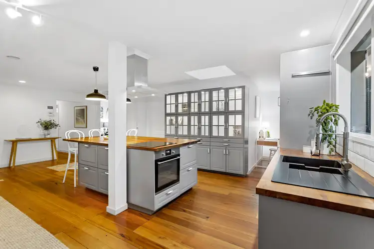 24 Amaroo Drive