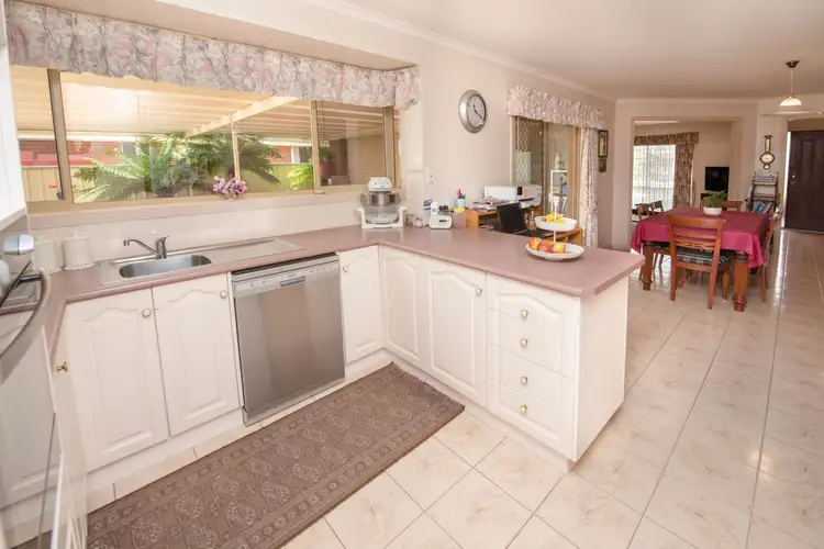Fifth view of Homely house listing, 5 Guardian Court, Swan Hill VIC 3585