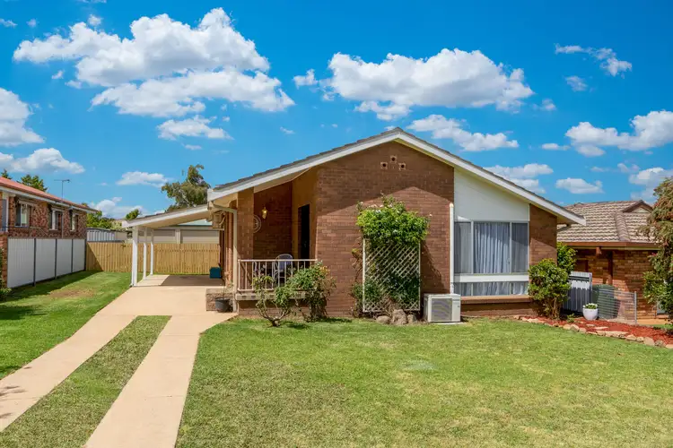 9 Nambucca Circuit, Cowra NSW 2794