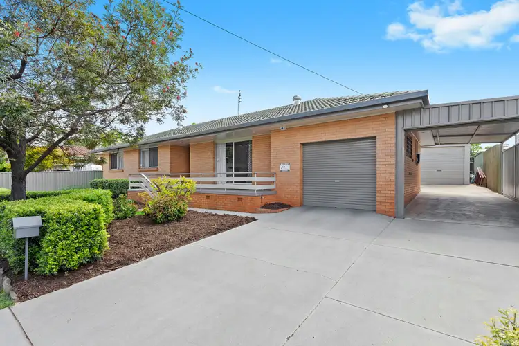 27 Mott Crescent, Rockville QLD 4350
