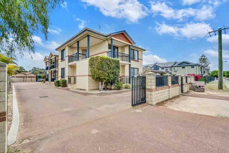 2/24 Davey Street, Mandurah WA 6210