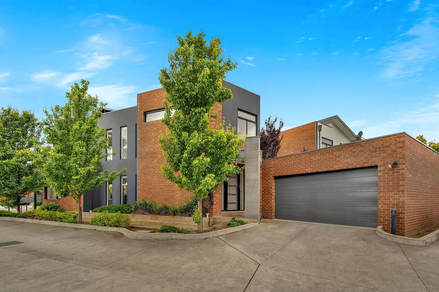 Main view of Homely townhouse listing, 1/38 Mallard Circuit, Craigieburn VIC 3064