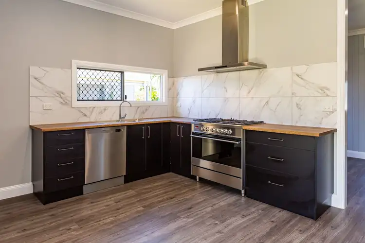 14 Sydney Street, Kepnock QLD 4670