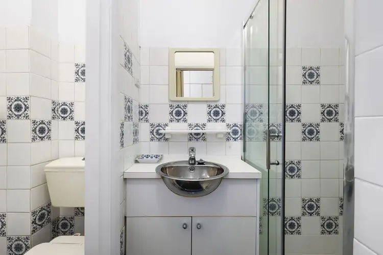 Third view of Homely studio listing, 19/8A Hughes Street, Potts Point NSW 2011