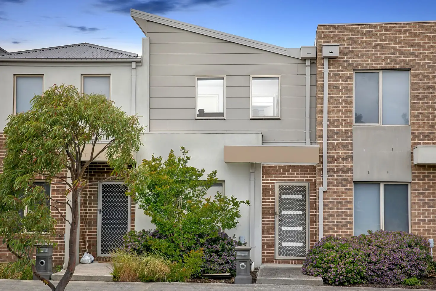 Main view of Homely unit listing, 37/1 Hyde Park Avenue, Craigieburn VIC 3064
