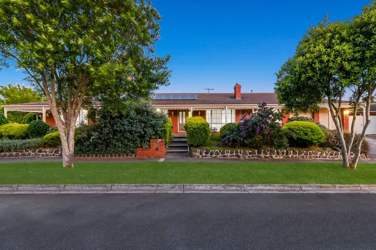 19 Millgrove Way, Berwick VIC 3806