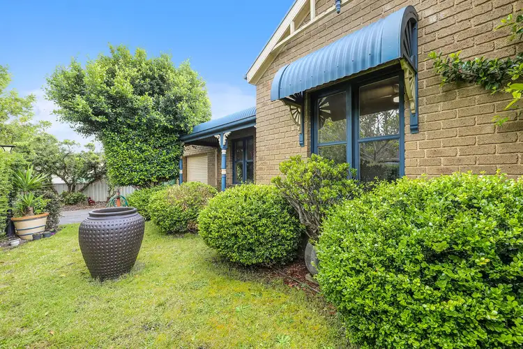 6 Macalister Place, Pakenham VIC 3810