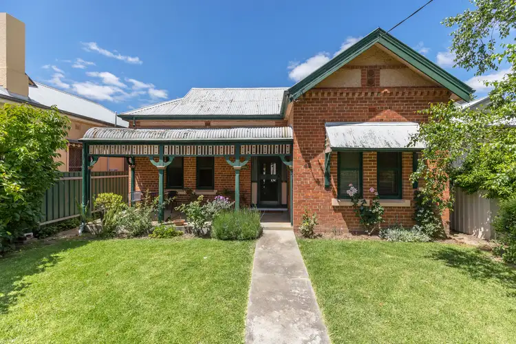 66 The Esplanade, Wagga Wagga NSW 2650