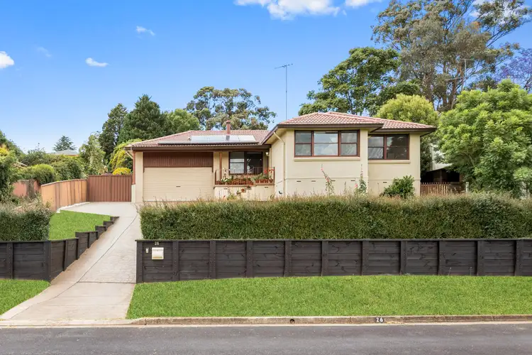 26 Kooloona Crescent, Bradbury NSW 2560
