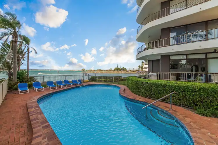18/9 Bayview Street, Runaway Bay QLD 4216