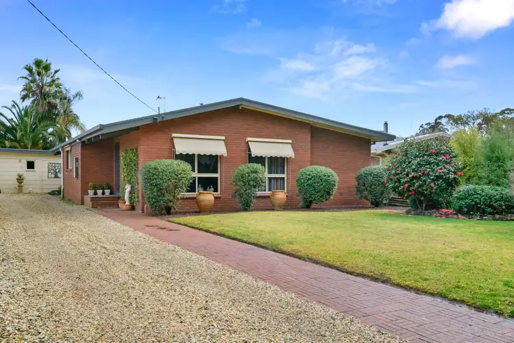 6 Neil Avenue, Benalla VIC 3672