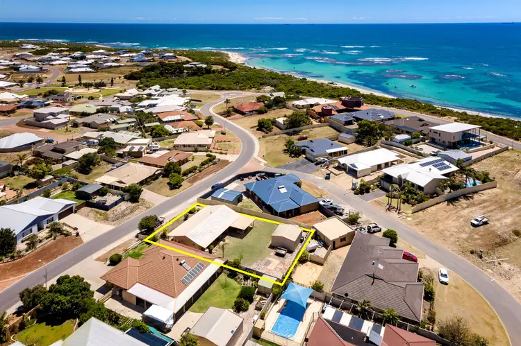 12 Smugglers Pass, Drummond Cove WA 6532