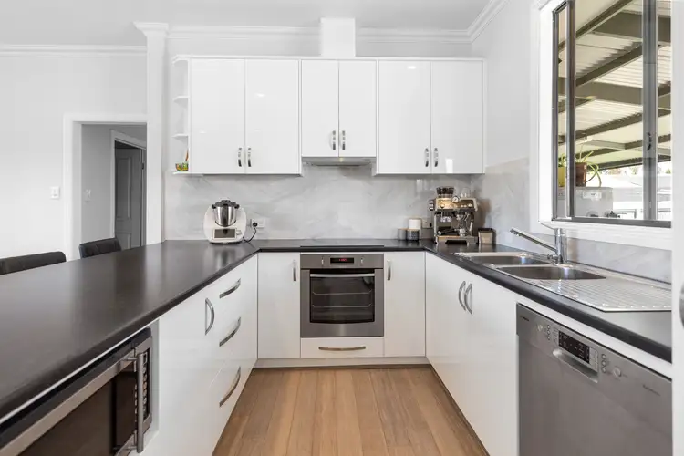 Fifth view of Homely house listing, 2 Pattullo Avenue, Clare SA 5453