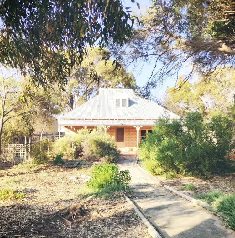 4 Grigson Street, Green Head WA 6514