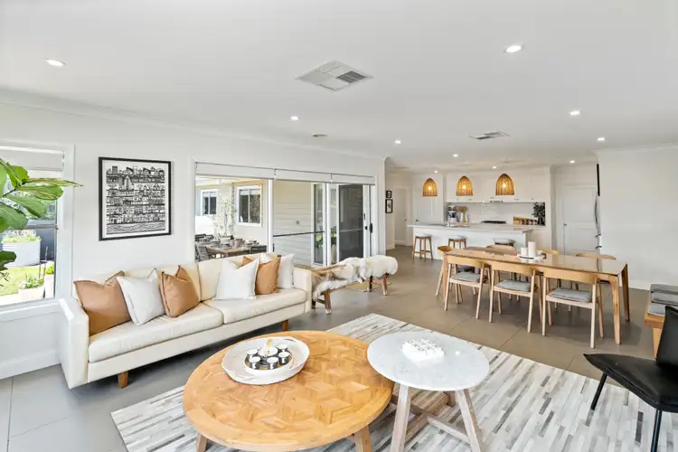 Fifth view of Homely house listing, 8 Glenrock Close, Bourkelands NSW 2650