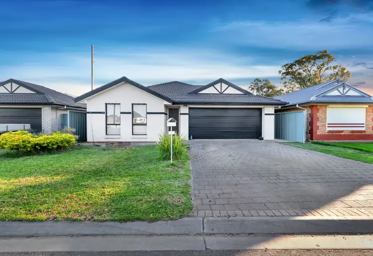 6 Orange Parade, Munno Para West SA 5115