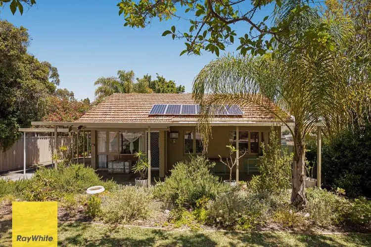 16 Templeton Crescent, Girrawheen WA 6064