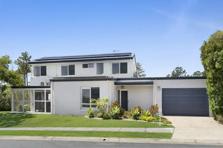 12 Norfolk Drive, Pacific Pines QLD 4211
