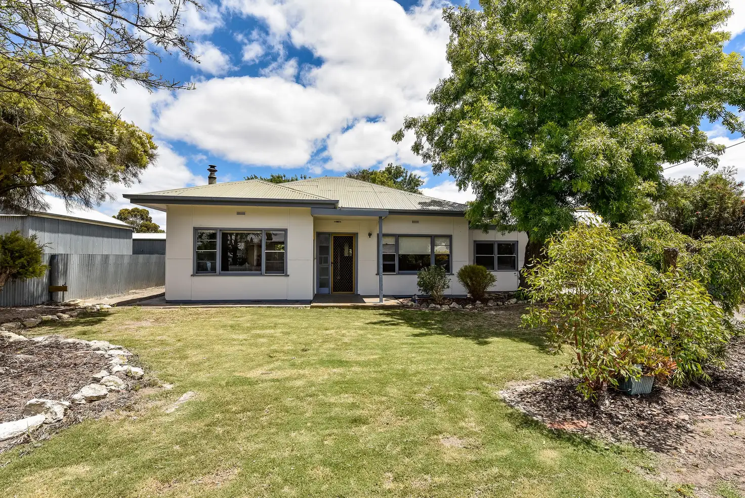 Main view of Homely house listing, 5 Davis Street, Bordertown SA 5268