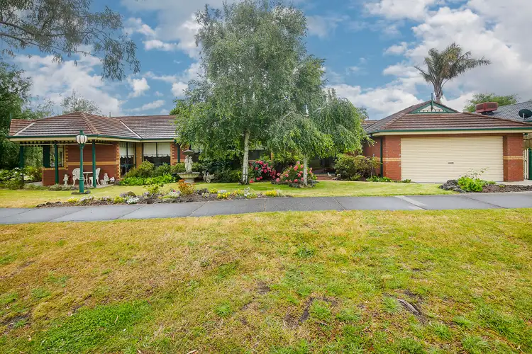 24 Cotoneaster Way, Langwarrin VIC 3910