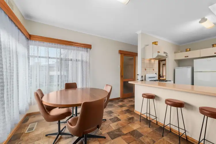 Fourth view of Homely house listing, 2 Therese Avenue, Mount Waverley VIC 3149