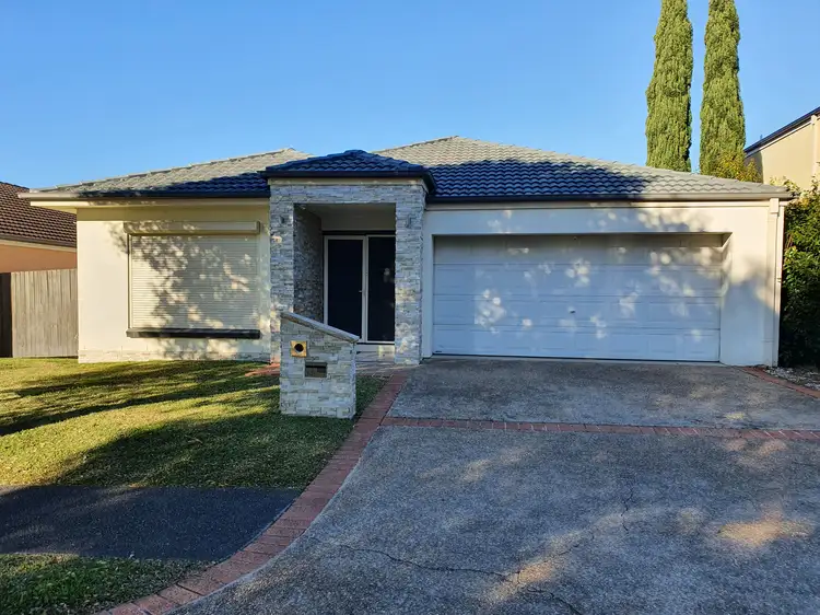 13 Woodland Avenue