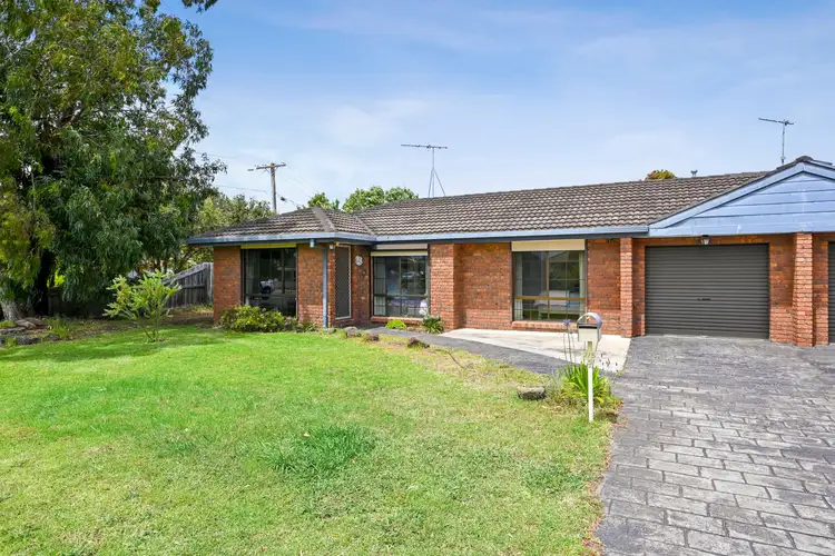 2/5 Henderson Drive, Lara VIC 3212