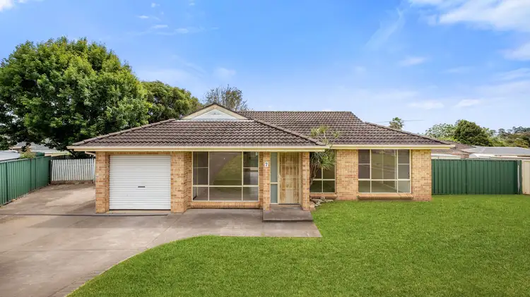 7 Falstaff Place, Rosemeadow NSW 2560
